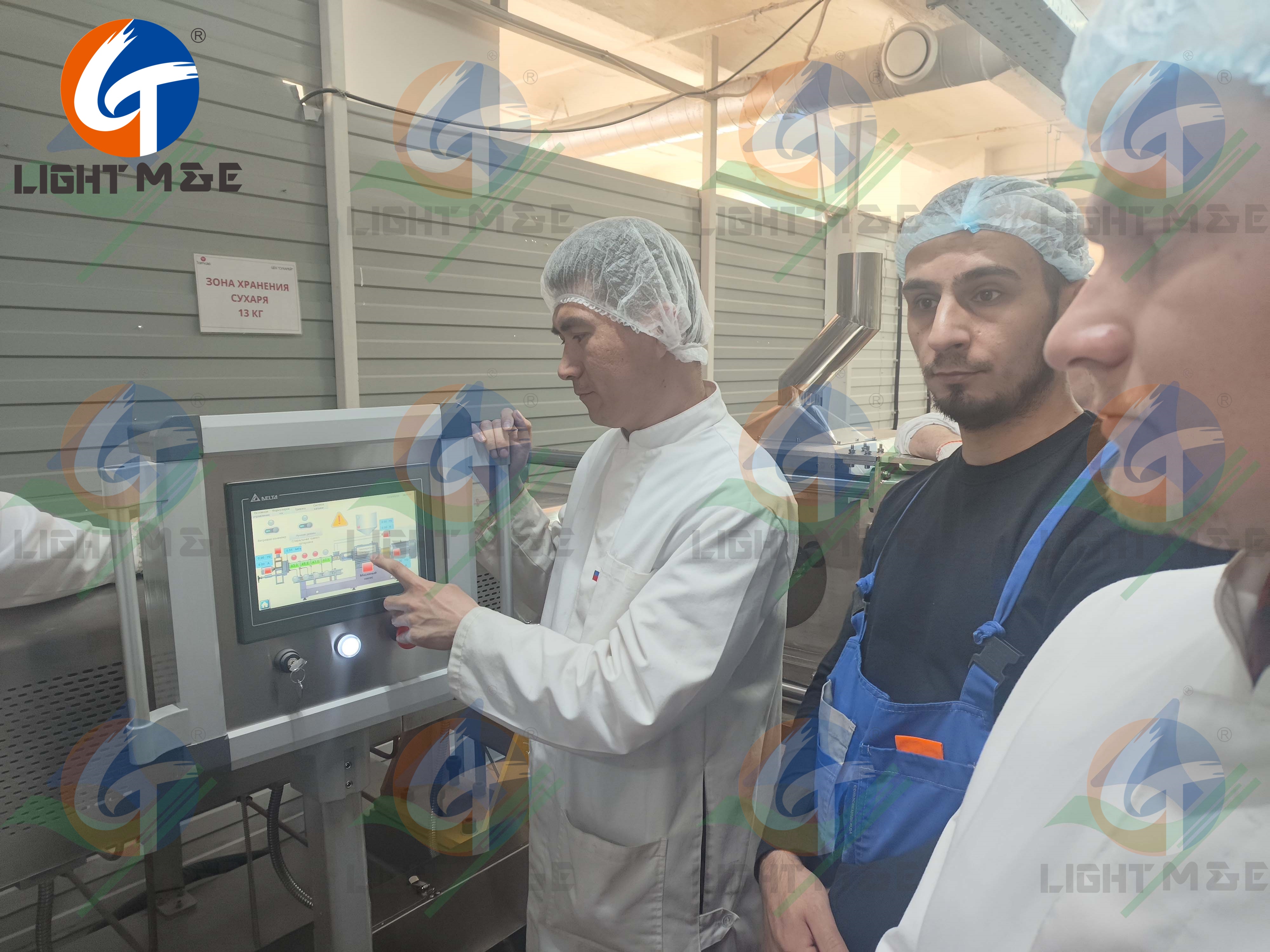 10,7 新闻 , 海外客户现场